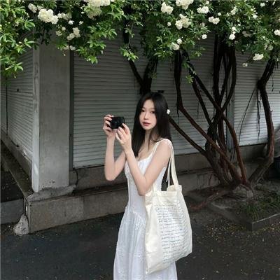 黑夜里的眼睛